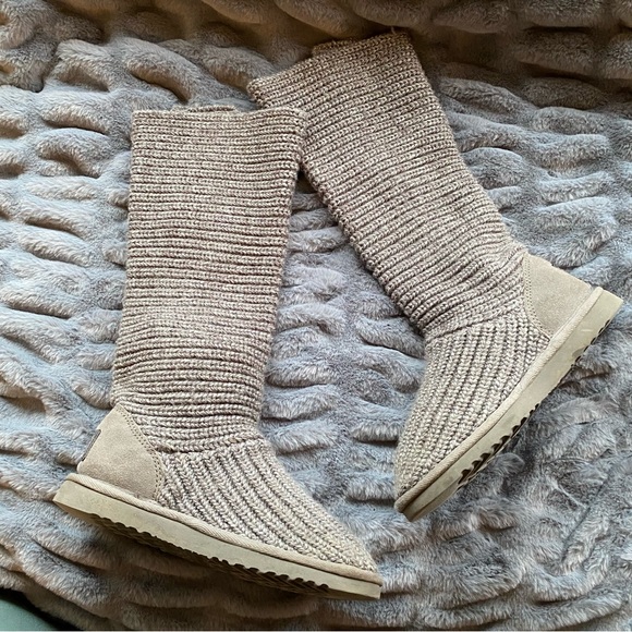 Ugg Classic Cardy Knit Sweater Boots Grey - Picture 11 of 14